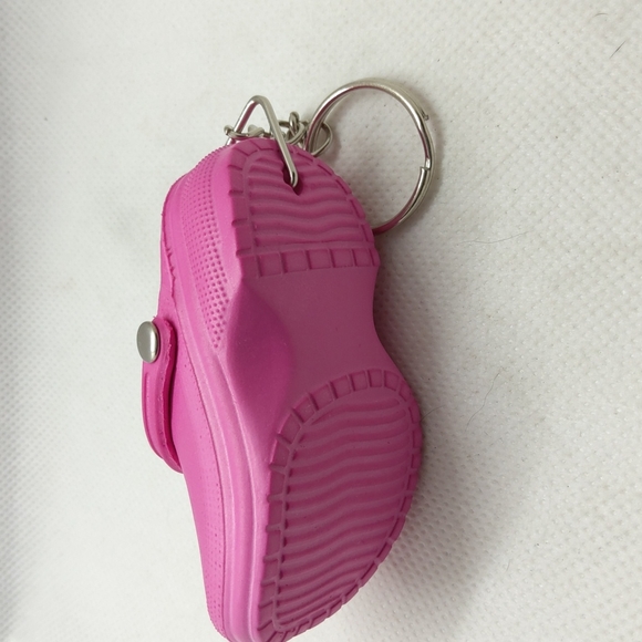 Mini Croc Keychain Dark Pink. Unisex - Picture 6 of 6